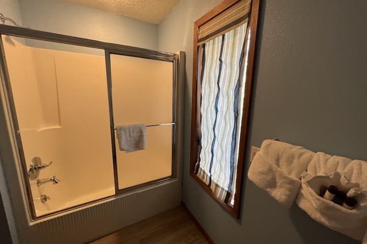Forest View Log sided two Bedroom two Bath Condo on Lake Ouachita. by Redawning photo 5