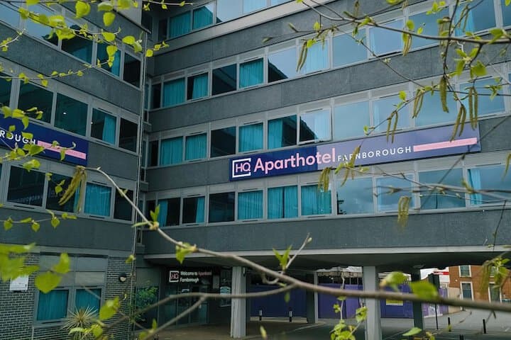 HQ Aparthotel Farnborough photo 3