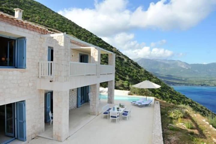 Urania Luxury Villas photo 2