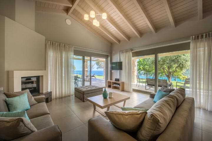 Artina Luxury Villa photo 2