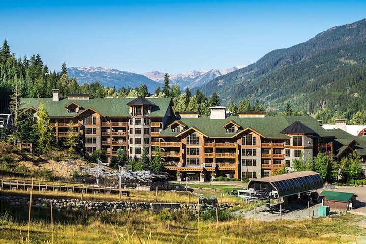 First Tracks Lodge photo 3