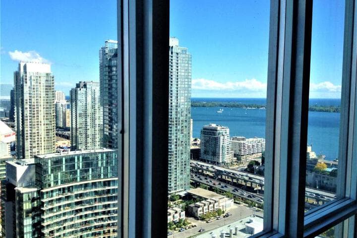 TVHR Luxury Condos in Heart of Downtown photo 4