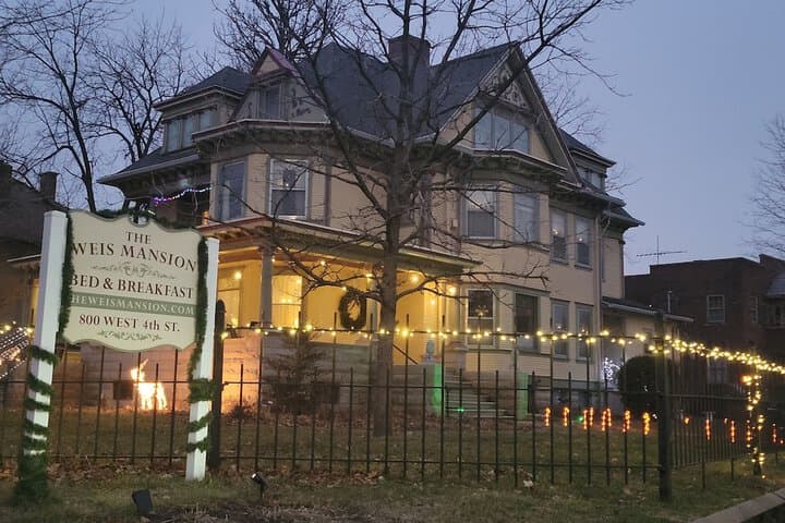 The Weis Mansion photo 3