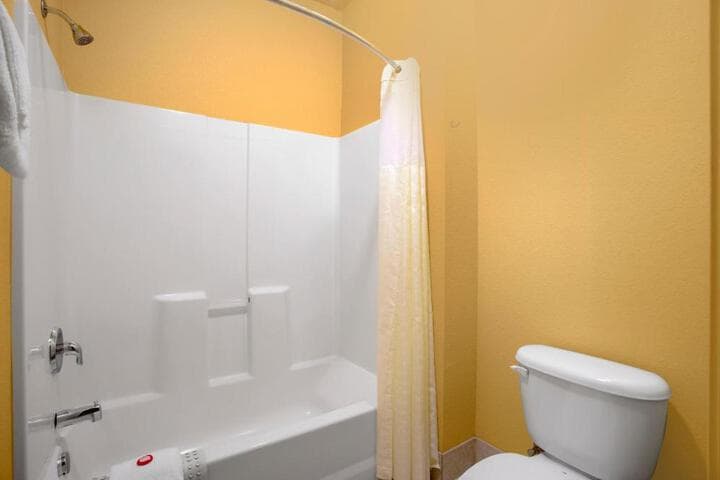 OYO Hotel Valley View TX U.S. 77 photo 3