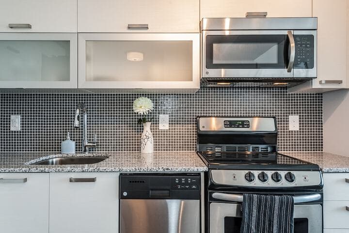 Life Suites Soho 2 Bed 2 Bath CN Tower View photo 5