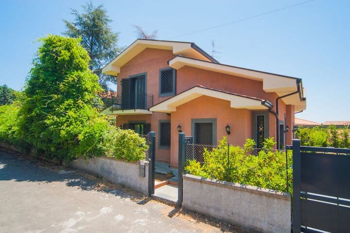Pedara destination view