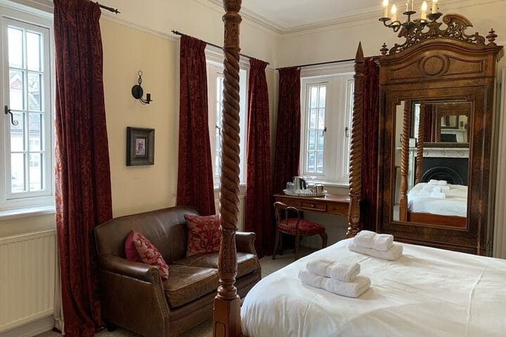 Gothic House photo 5