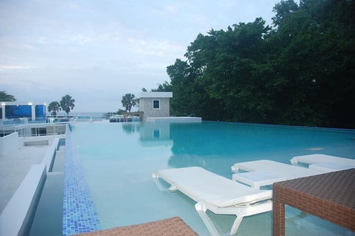 E&J Beach Condos photo 3