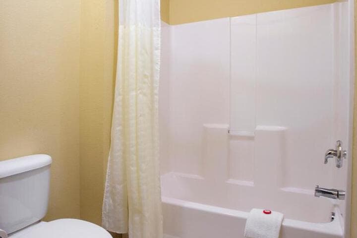 OYO Hotel Valley View TX U.S. 77 photo 4