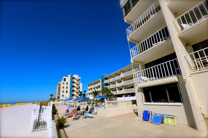Shoreline Island Resort Exclusively Adult photo 2