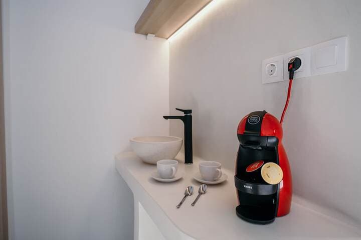 White Orchid Cave House & Studio photo 5