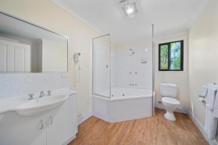 Emerald Motel Apartments photo 2