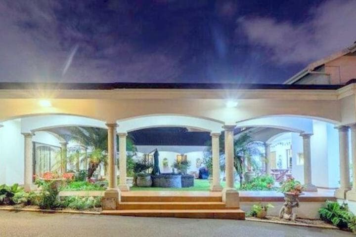 Centre Court B & B photo 4