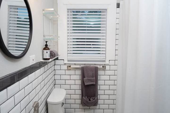Remodeled Modern 1BR 1BA Apt Near Downtown 5min Pearl photo 4