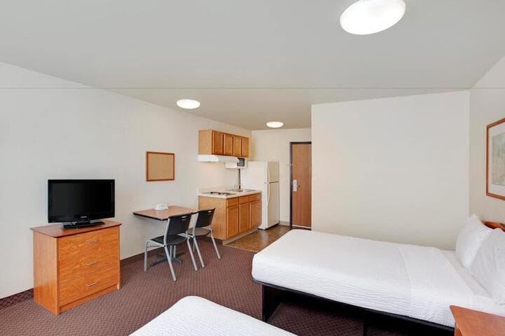 WoodSpring Suites Beaumont photo 5