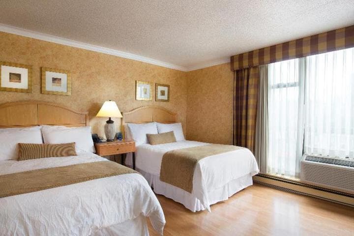 Sunset Inn and Suites photo 2