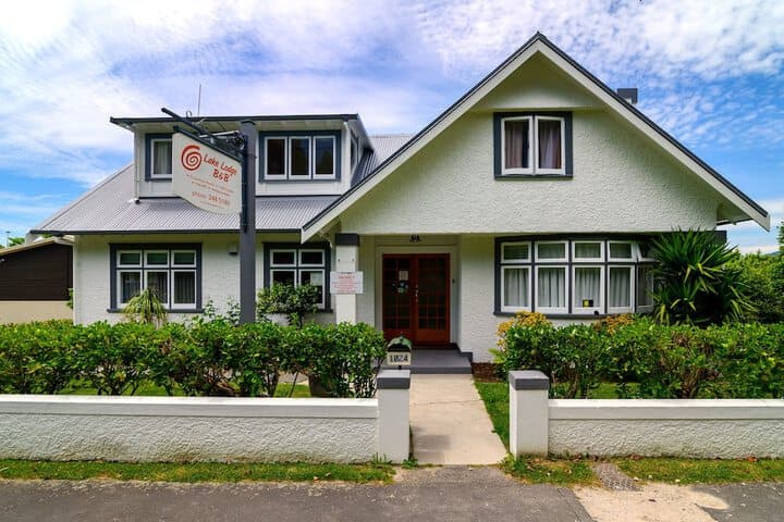 Lake Lodge B&B Rotorua Adults Only photo 2