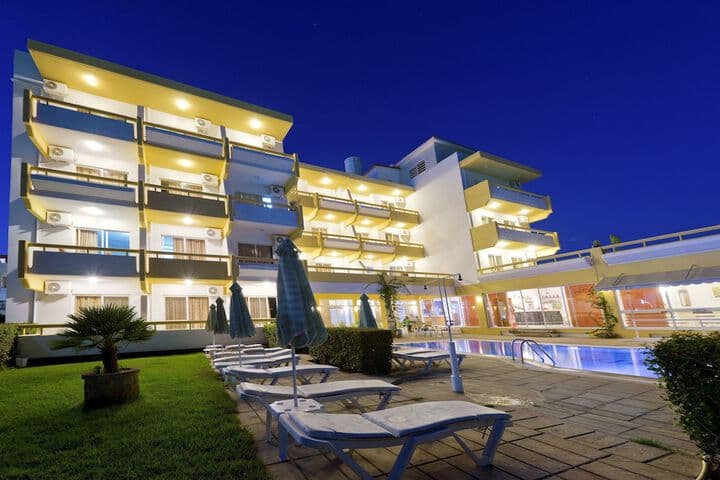 Trianta Hotel Apartments photo 2