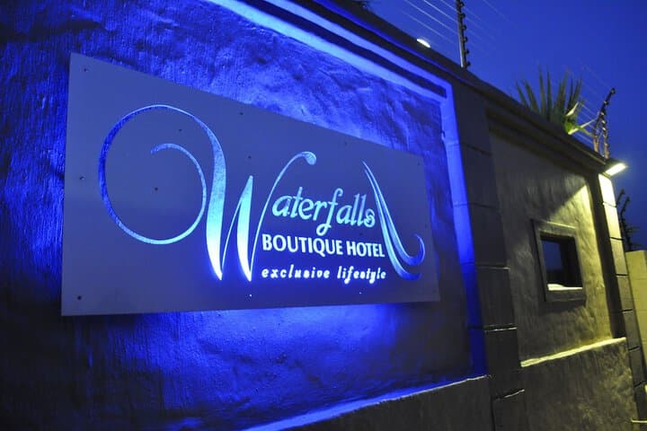 Waterfalls Boutique Hotel photo 2