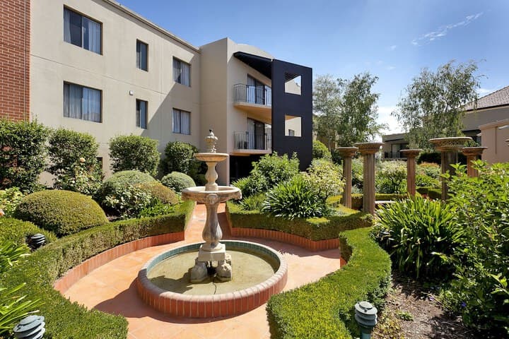 Astra Apartments The Griffin photo 2