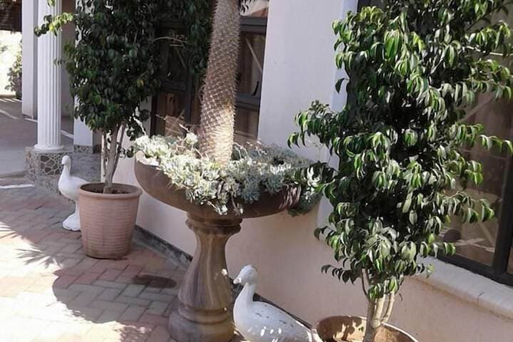 Upper Room Guest House photo 4