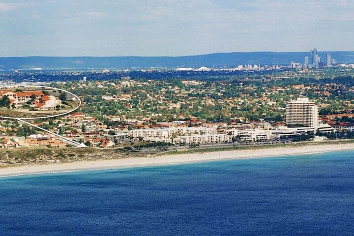 Scarborough & Absolutely Beachfront photo 2