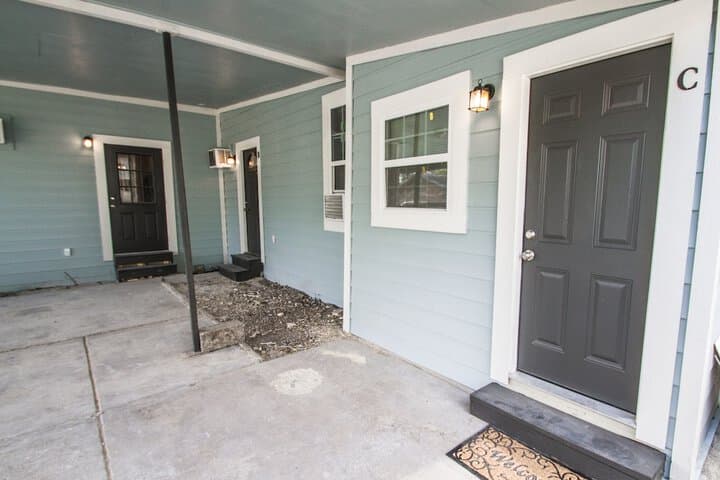 Remodeled Studio Near Downtown photo 2