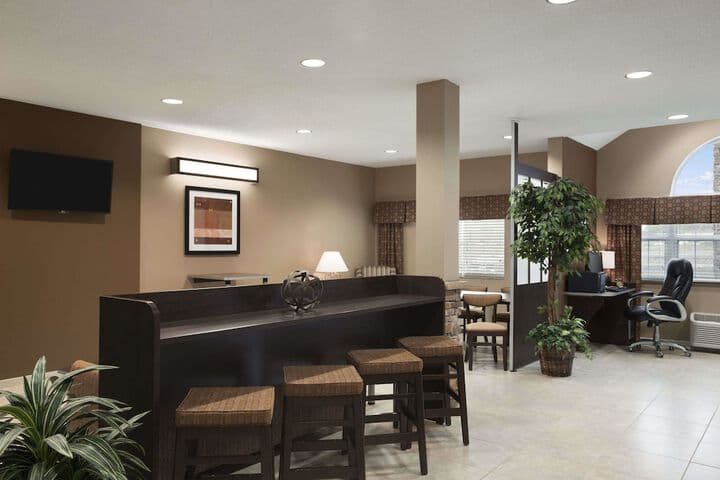 Sonesta Essential Fairmont photo 2