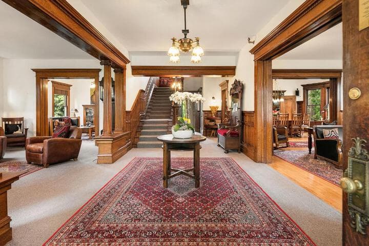 Seattle Gaslight Inn photo 2