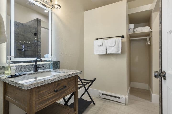 Waterfront Inn photo 5