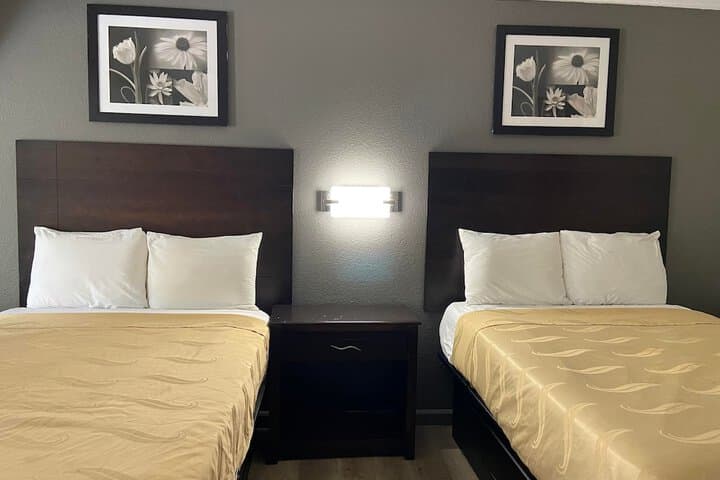 Speedway Inn & Suites photo 4