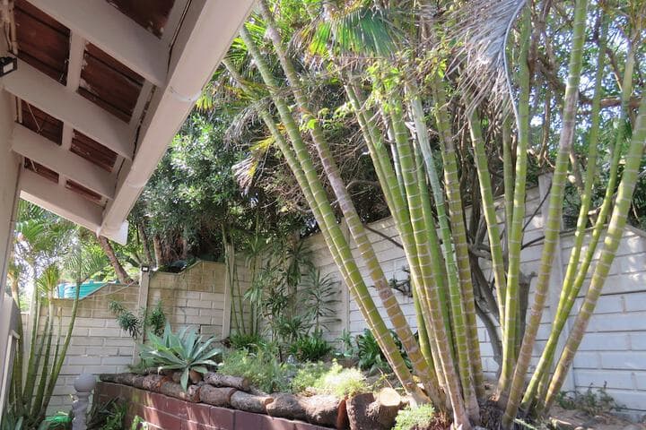 Beachcomber Bay Guest House photo 5