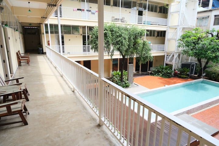 Feung Nakorn Balcony Rooms&Cafe photo 3