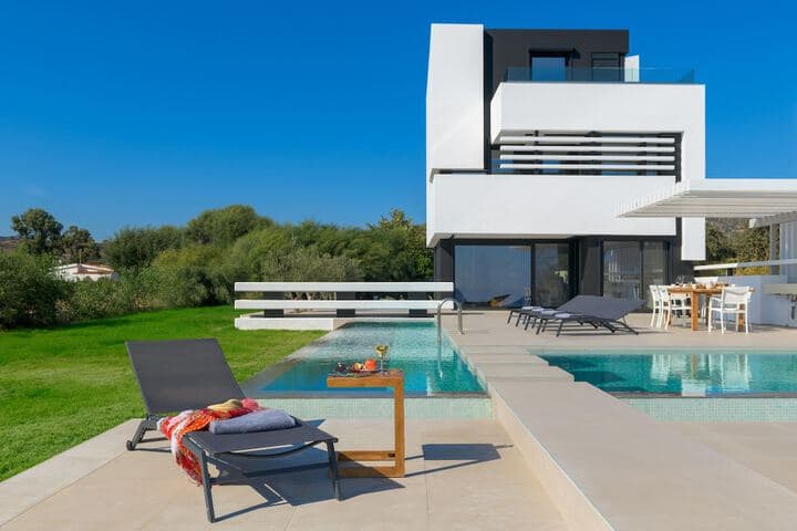 Albatross Beach Front Villas photo 3