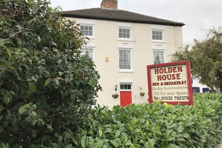 Holden House photo 2