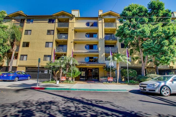 Sunshine Suites at Hillcrest photo 5